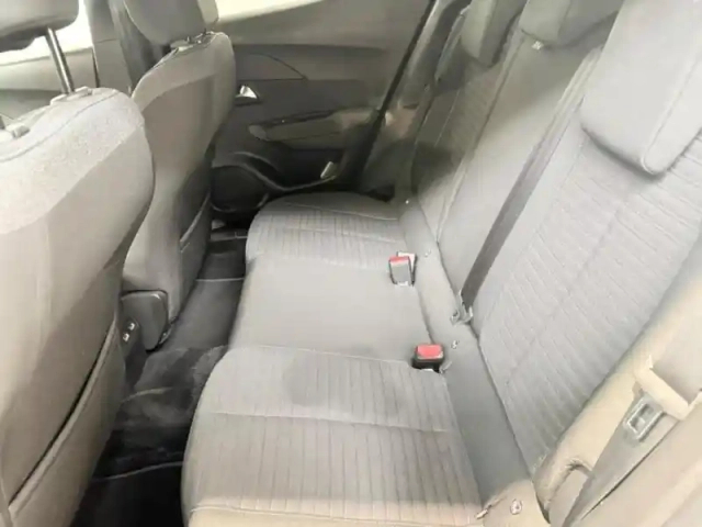 Peugeot 2008 e- 136ch style — photo 10