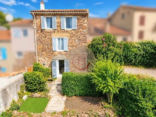 AU COEUR DU VILLAGE!