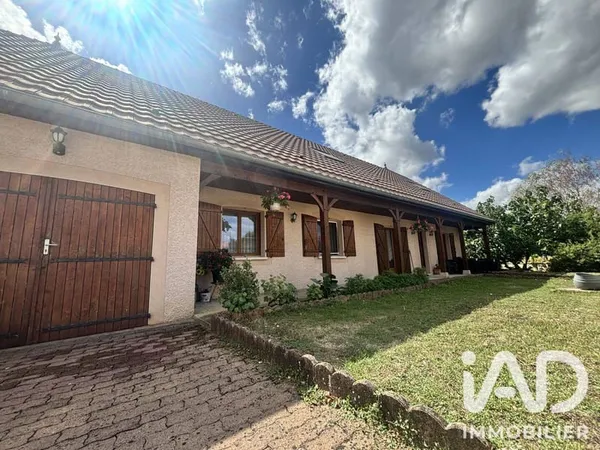 Maison 10 pièces 301 m²