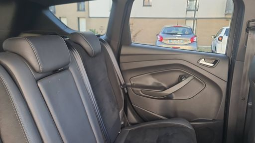 Ford Kuga 2.0 TDCi 150 - ST-Line – 2018 – 145675 km – Diesel – Boîte Manuelle — photo 33