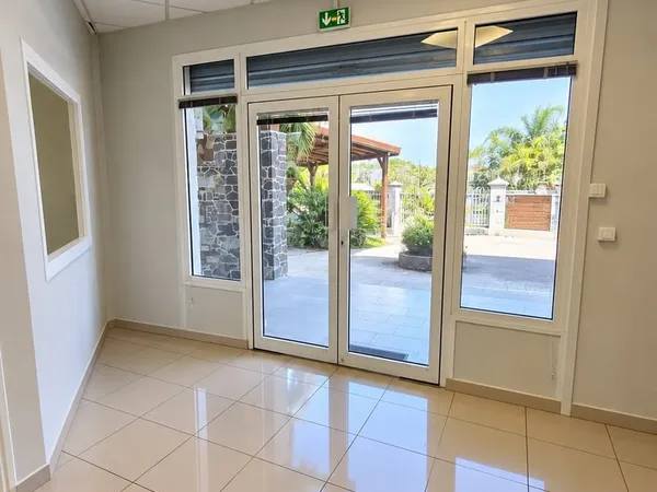 Le Diamant - Taupinière : local commercial 91,75 m2 aménagé