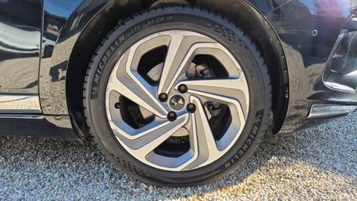 DS DS 5 1.6 THP 165 EAT6 - So Chic – 2016 – 61577 km – Essence – Boîte Automatique — photo 21