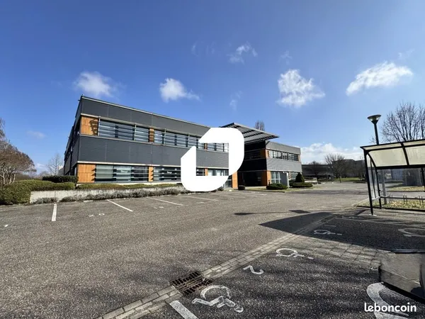 Bureaux 918 m²