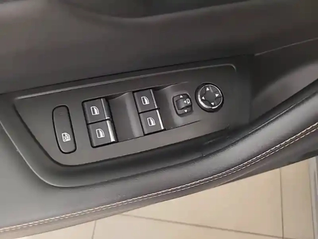 Peugeot 508 hybrid 225 e-eat8 — photo 49