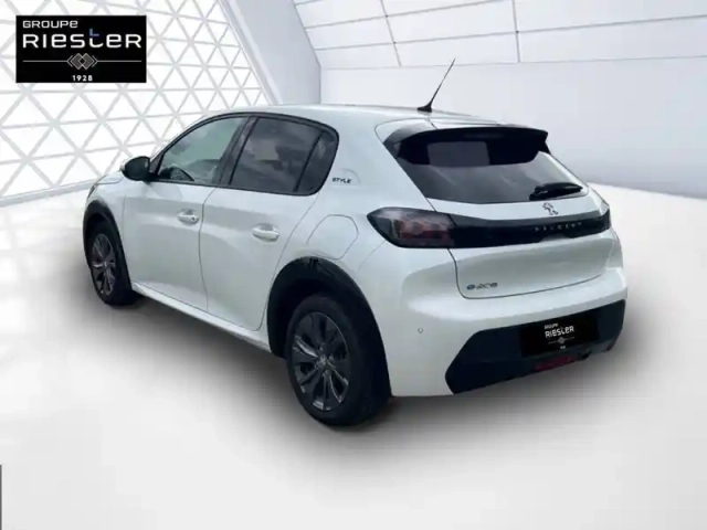 Peugeot 208 electrique 50 kwh 136ch — photo 7