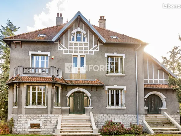 Propriété 10 pièces 300 m²