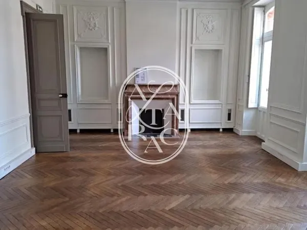 Bureaux 233 m²