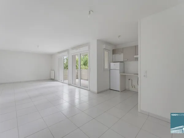 Appartement quatre pièces vendu libre - Pessac
