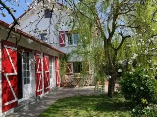 Vaste maison à Houilles dans un écrin de verdure