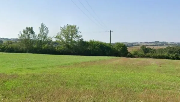 Terrain 600 m²