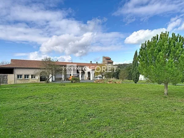 Maison 7 pièces 253 m²
