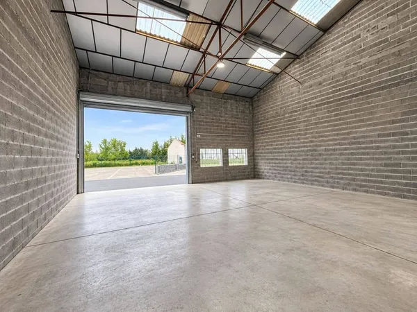 Local d'activité 372 m²
