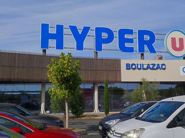 Local Galerie Marchande Hyper U