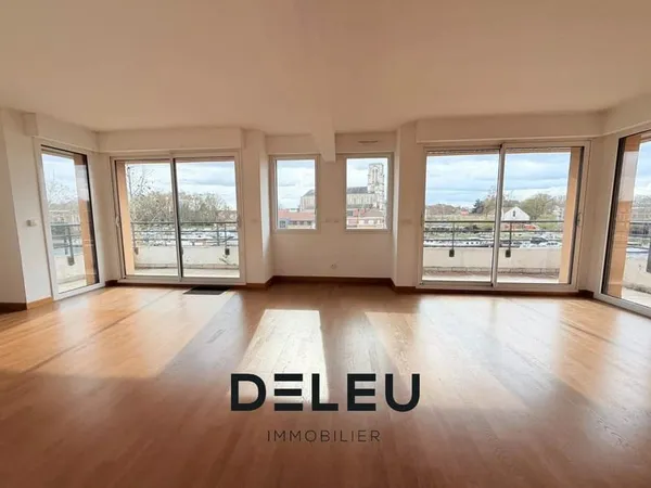 APPARTEMENT TYPE 4 AVEC TERRASSES GARAGES PARKING ET CAVE