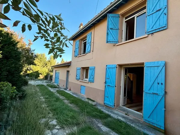 Villa de type 5 sur 2270 m2 de terrain