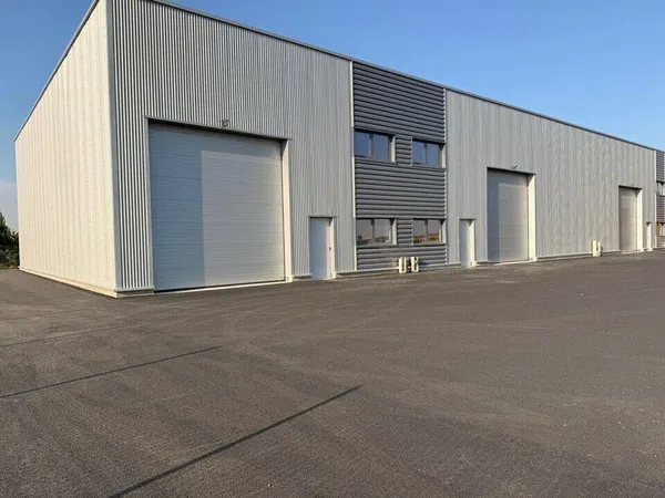 Local commercial 200 m²