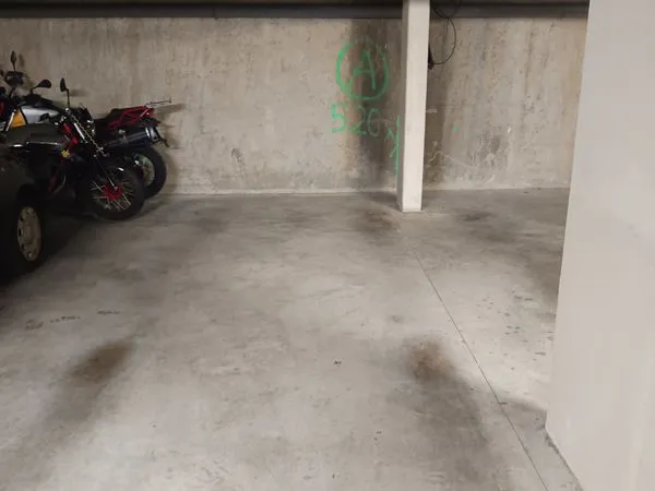 Location place parking sous-sol