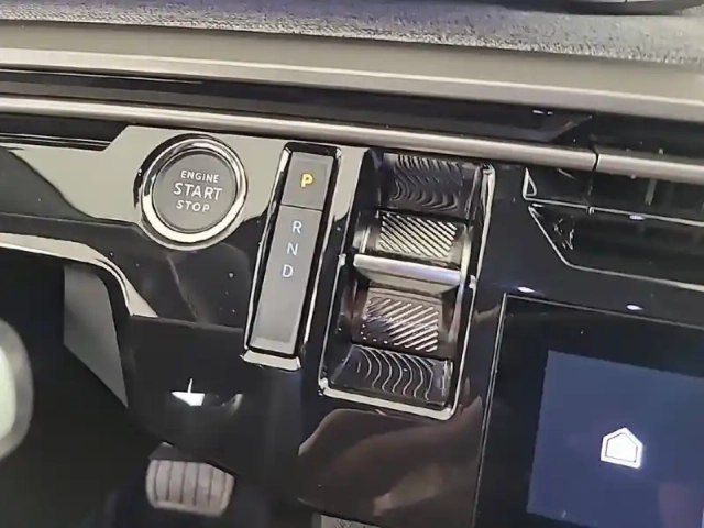Peugeot 3008 electrique 210 ch 73 kwh — photo 36