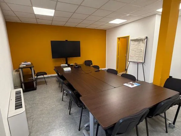 À LOUER - LOCAL PROFESSIONNEL DE 70 m² EN REZ-DE-CHAUSSÉE - MARSEILLE 13016