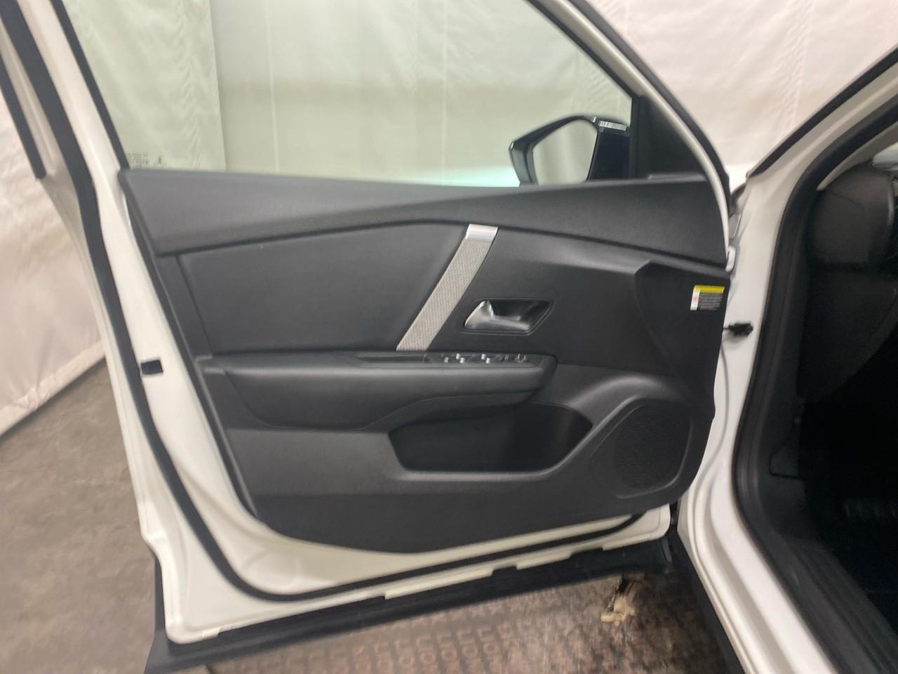 Citroën C4 puretech 130 s&s eat8 shine pack — photo 26