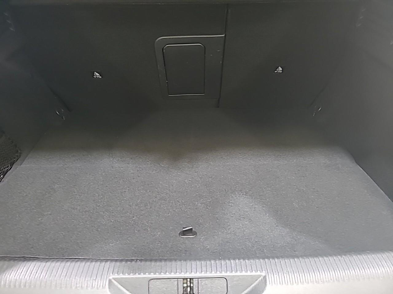 Peugeot 308 phev 225 e-eat8 gt — photo 14