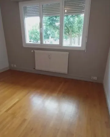 Appartement T2 centre idéalement placé en RDC surrelevé
