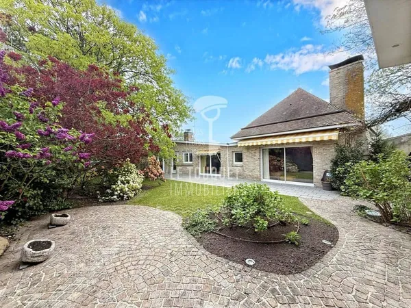 Maison de plain-pied 6 pièces 106 m²