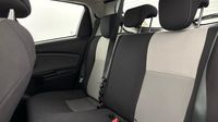 Toyota Yaris 100h France Business 5p RC18 — photo 13