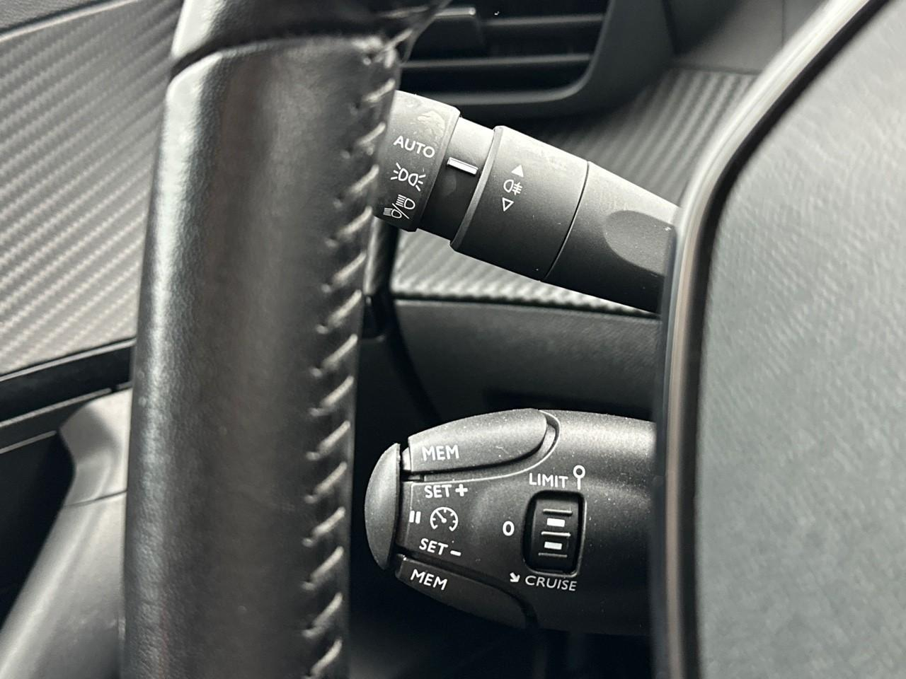 Peugeot 2008 puretech 100 s&s bvm6 style — photo 17
