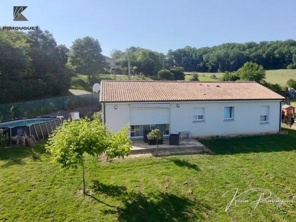 Maison contemporaine de plain-pied - 108 m² - 4 chambres - Terrain de 1 566 m²