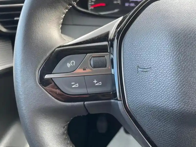 Peugeot 208 puretech 75 s&amp;s bvm5 active — photo 19