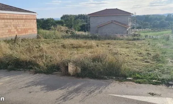 Terrain plat viabilisé libre constructeur