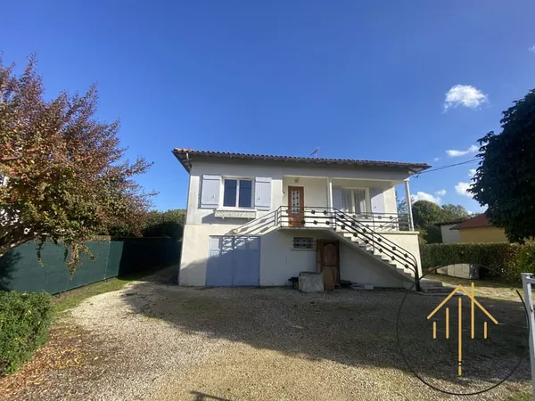 Maison individuelle avec grand terrain et potentiel de deux loge