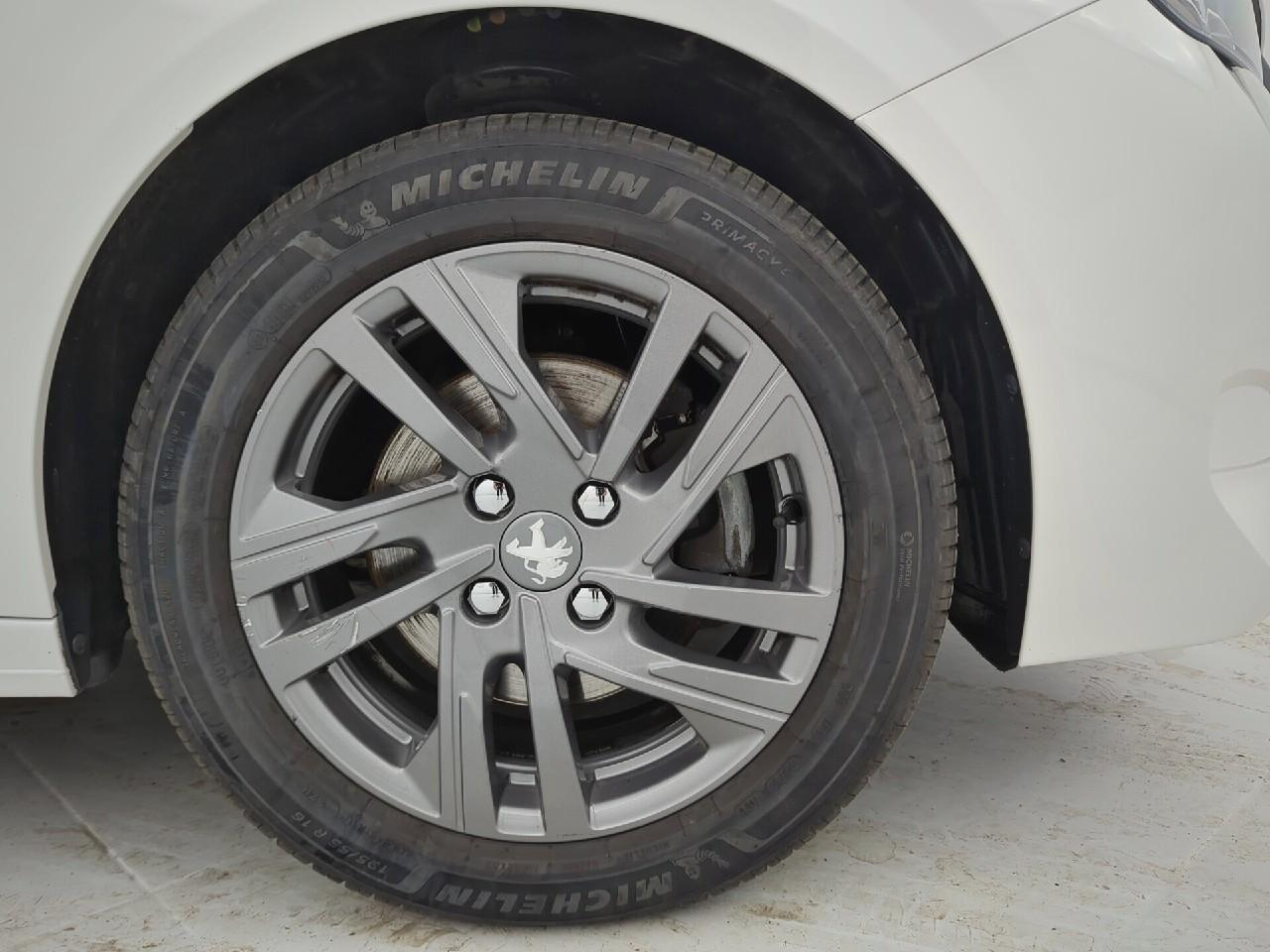 Peugeot 208 puretech 100 s&s bvm6 style — photo 30