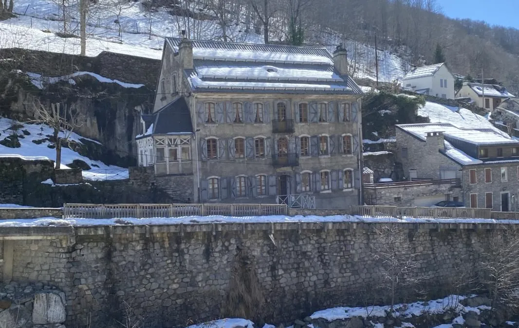 Photo 1