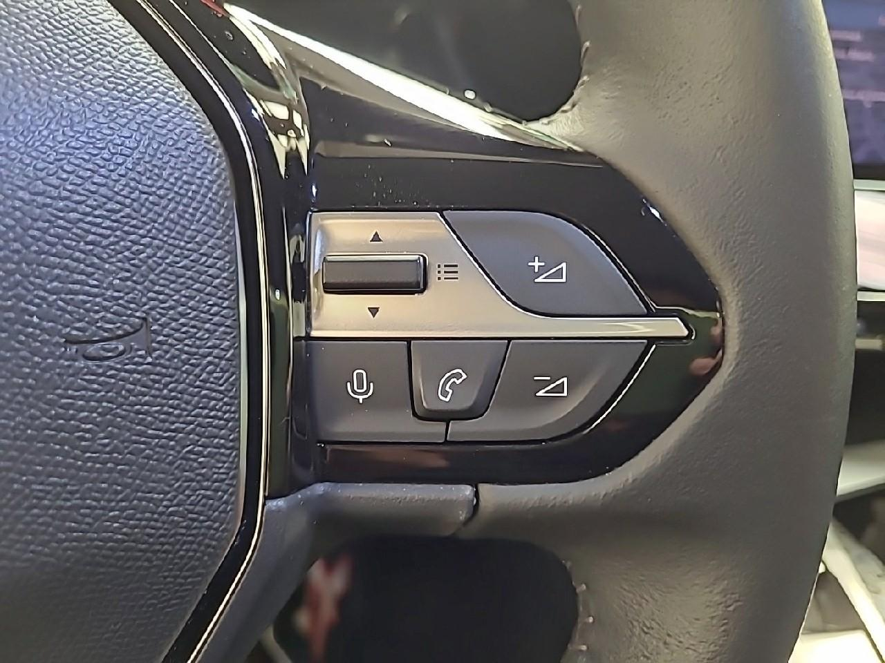 Peugeot 308 puretech 130ch s&s eat8 allure pack — photo 18