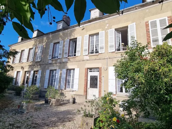 Propriété 7 pièces 240 m²
