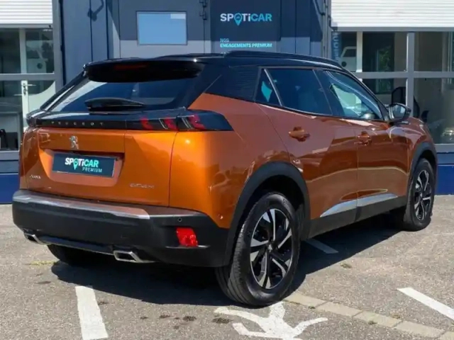 Peugeot 2008 e- 136ch gt — photo 4