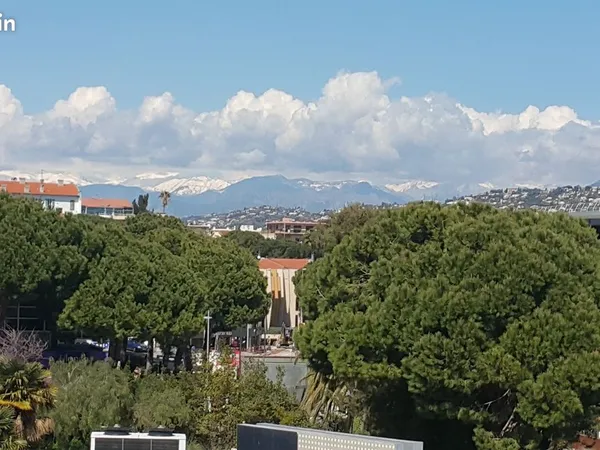 PARTICULIER VEND - Studio avec terrasse à 50 m de la mer - Saint-Laurent-du-Var