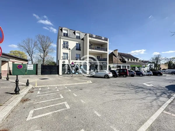 Appartement 3 pièces avec cave et parking - VILLECRESNES