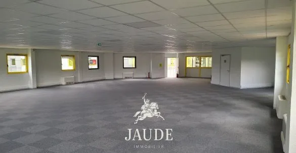 A LOUER 285 m2 PARDIEU