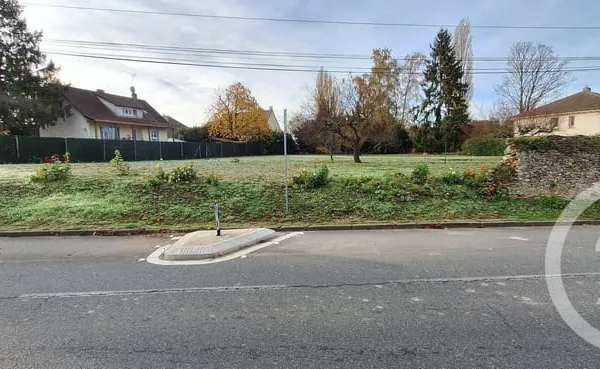 Terrain 764 m²