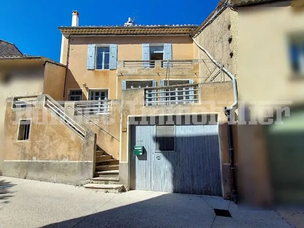 Grande maison de village pleine de charme, fort potentiel