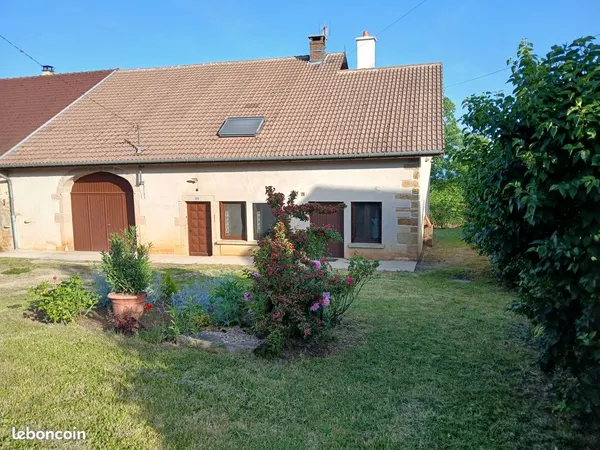 Grande maison rénovée ancienne ferme