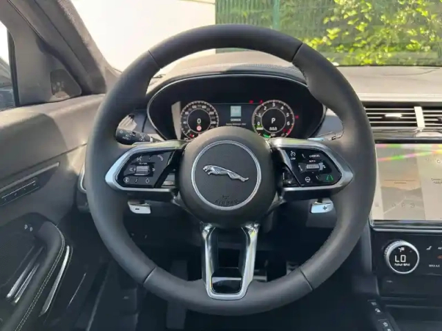 Jaguar E-Pace p270e ch phev awd bva — photo 20