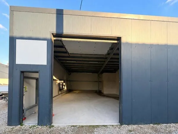 Local d'activité 125 m²
