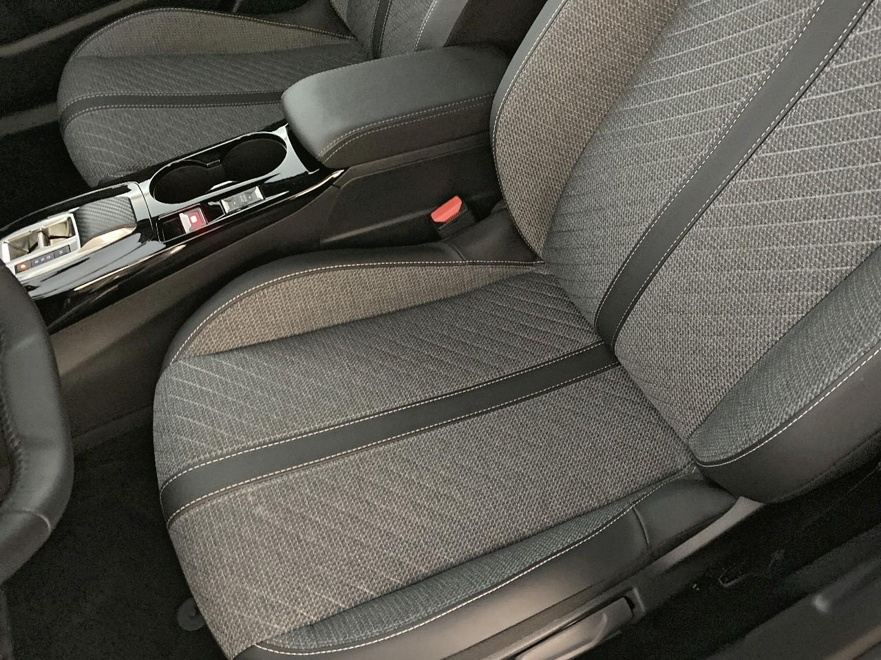 Peugeot 2008 130 s&s eat8 allure — photo 9