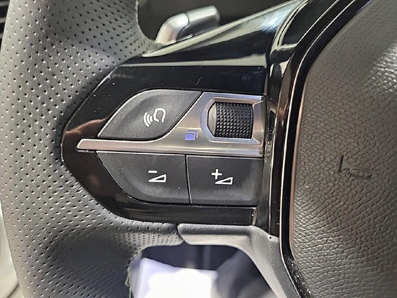 Peugeot 2008 puretech 130 s&s eat8 gt — photo 18
