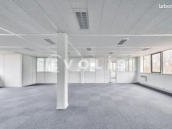 Bureaux 920 m²