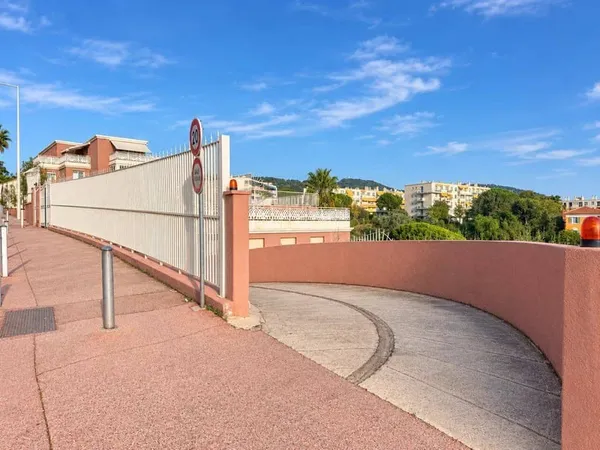 Parking 25 m²